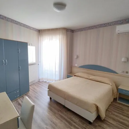 Riviera 3*