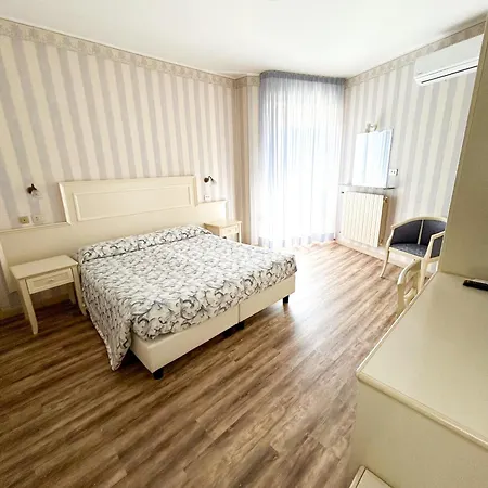 Riviera Hotel