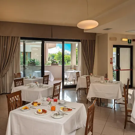 Отель Riviera Порто-Сан-Джорджо