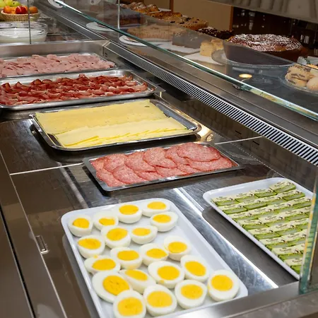 Riviera Hotel 3*