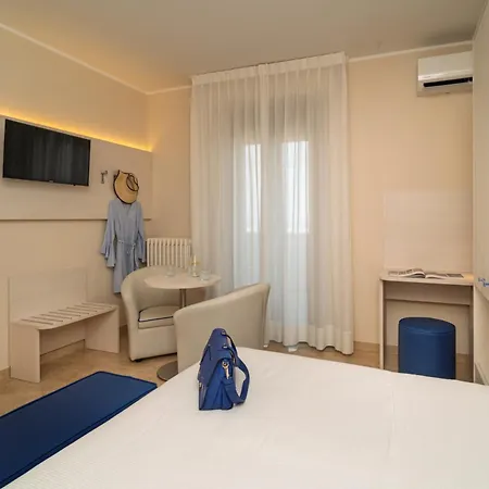 Riviera Hotel 3*