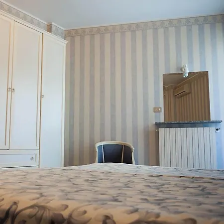 Riviera 3*