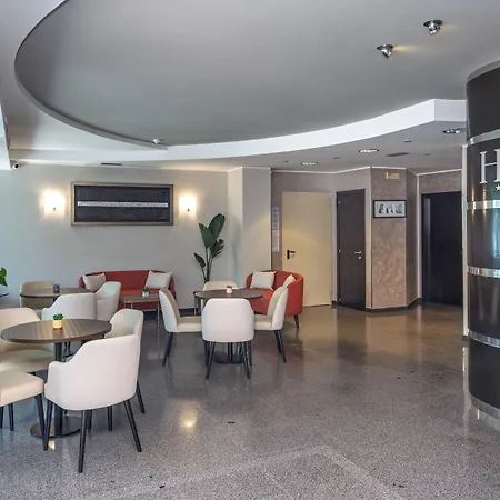 Riviera Hotel 3*