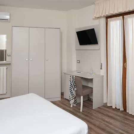 Riviera Hotel 3*