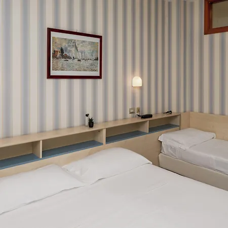 Riviera 3*
